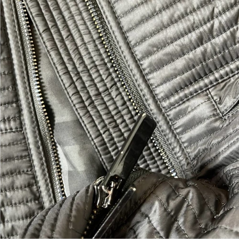 Burberry London Quilted Nylon Puffer Jacket - Picture 9 of 15